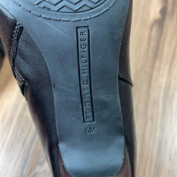 TOMMY HILFIGER Velesia Black Ankle Bootie. size 6 - Picture 10 of 10